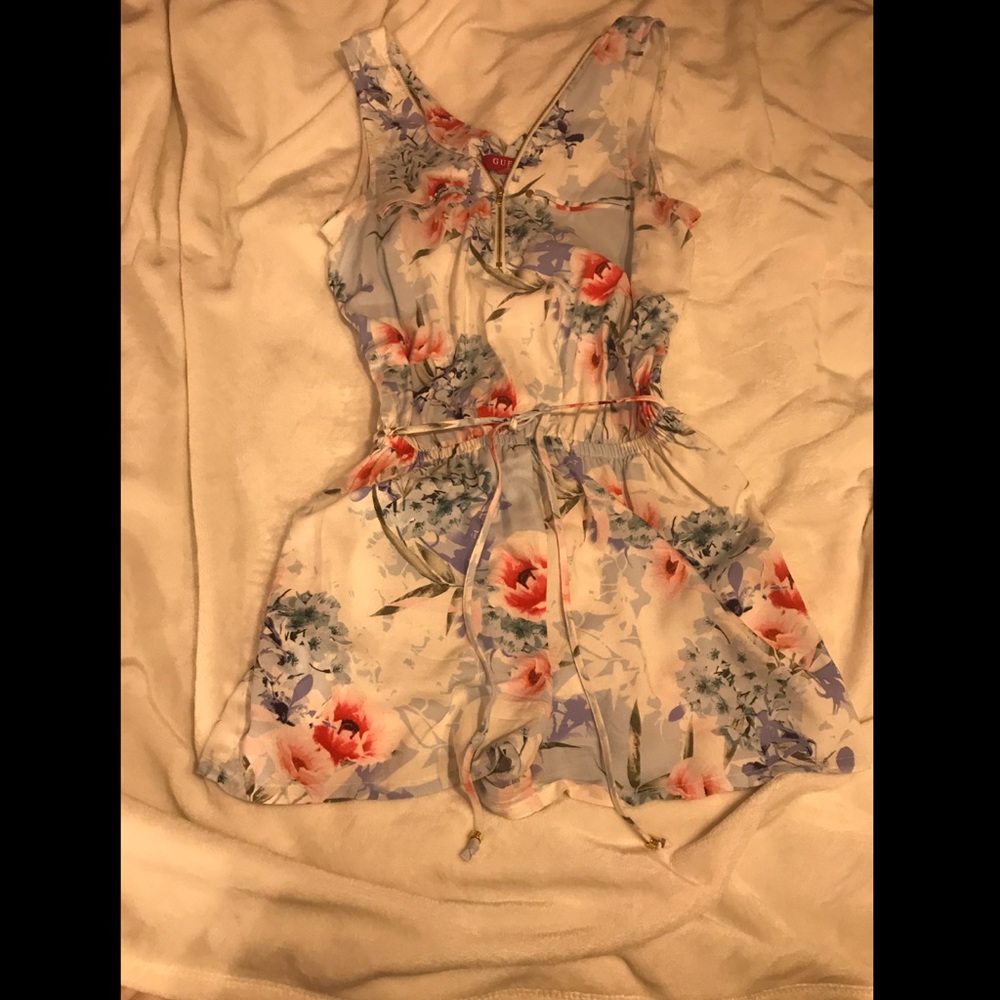 Guess floral romper 💞🌸💞